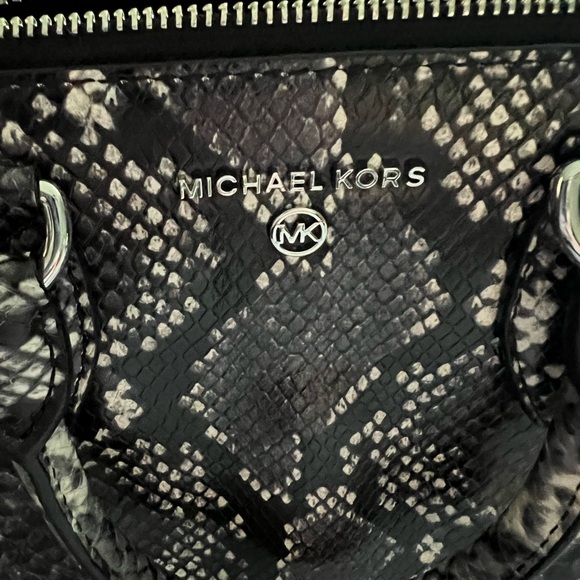 Michael Kors Handbag - Picture 2 of 6